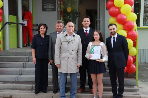 В поселке Актюбинский после капитального ремонта открылась школа