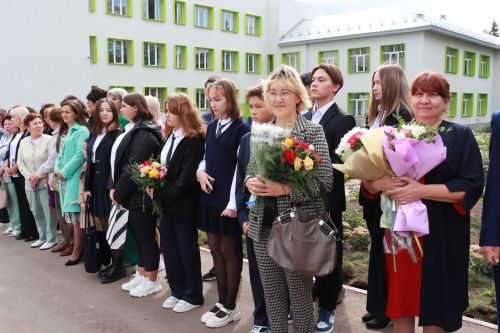 В поселке Актюбинский после капитального ремонта открылась школа