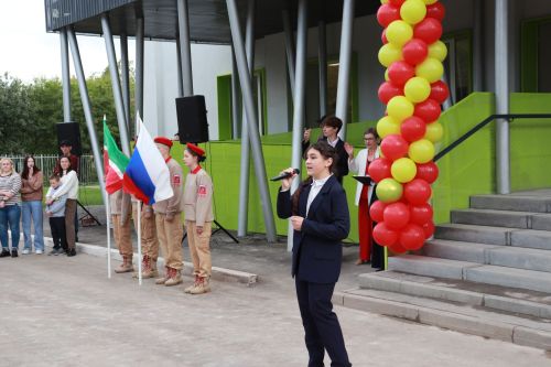 В поселке Актюбинский после капитального ремонта открылась школа