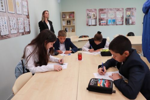 В поселке Актюбинский после капитального ремонта открылась школа