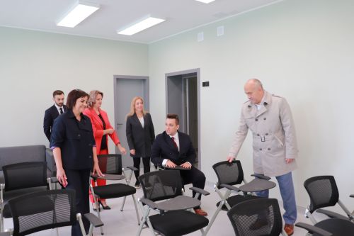 В поселке Актюбинский после капитального ремонта открылась школа