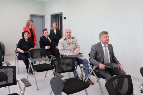 В поселке Актюбинский после капитального ремонта открылась школа