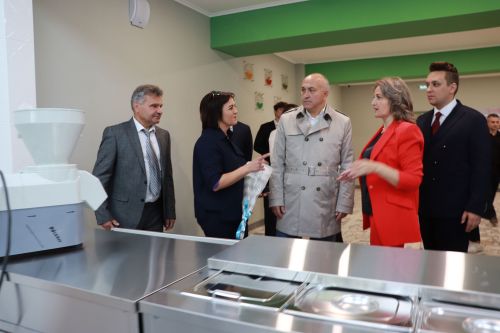 В поселке Актюбинский после капитального ремонта открылась школа