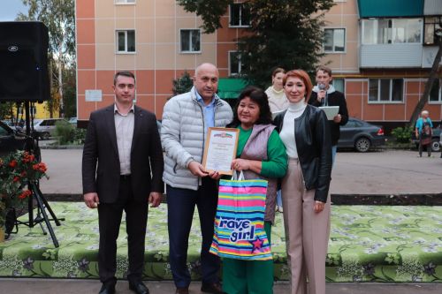 В Азнакаево проходят праздники дворов