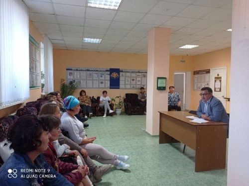 Азнакайда «Деменция белән авыручыларны карау» темасына лекция узды