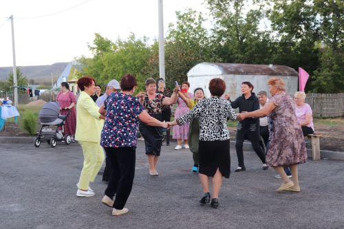 Азнакай муниципаль район башлыгы Марсель Шәйдуллин авылларда төзекләндерү эшләре белән танышты