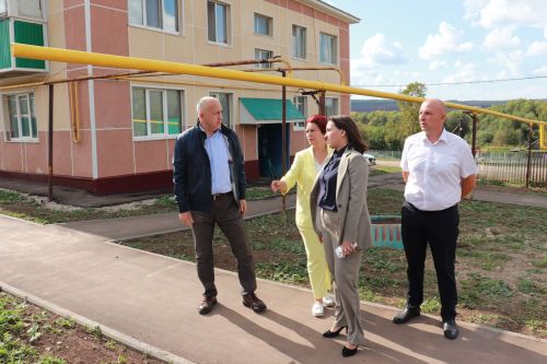 Азнакай муниципаль район башлыгы Марсель Шәйдуллин авылларда төзекләндерү эшләре белән танышты