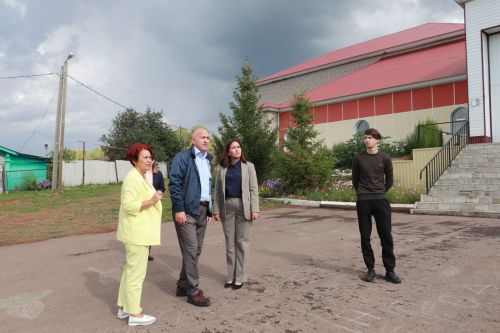 Азнакай муниципаль район башлыгы Марсель Шәйдуллин авылларда төзекләндерү эшләре белән танышты