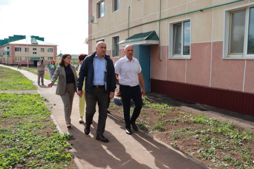 Азнакай муниципаль район башлыгы Марсель Шәйдуллин авылларда төзекләндерү эшләре белән танышты