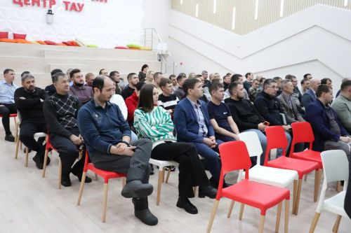 Азнакайда «Перекрыватель» коллективының җыелышы узды