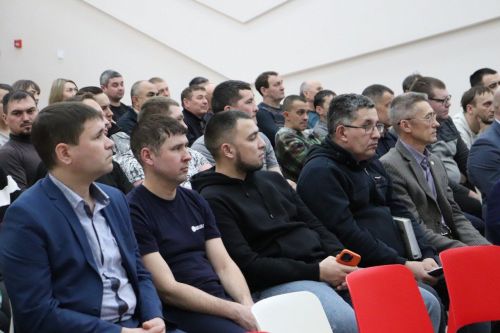 Азнакайда «Перекрыватель» коллективының җыелышы узды