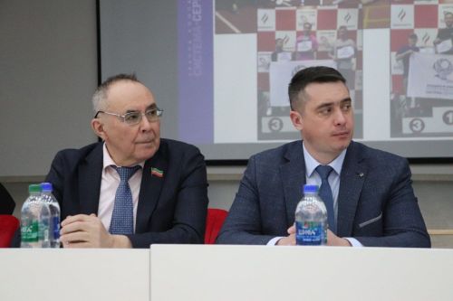 Азнакайда «Перекрыватель» коллективының җыелышы узды