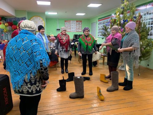 Азнакай районының Сәпәй авылында итек киеп йөгергәннәр