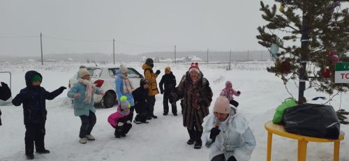 В микрорайоне Монолит прошло новогоднее мероприятие