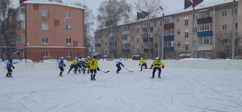 Азнакайда өлкәннәр арасында хоккей турниры узды