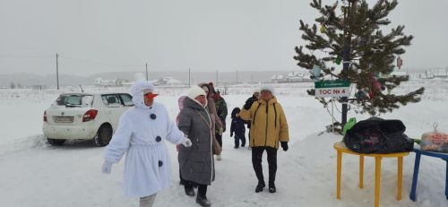 В микрорайоне Монолит прошло новогоднее мероприятие