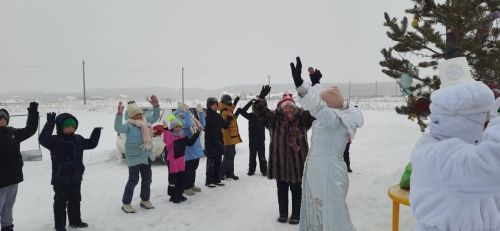 В микрорайоне Монолит прошло новогоднее мероприятие