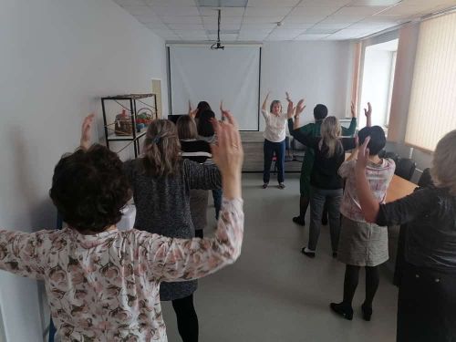 Клиентская служба (на правах отдела) города Азнакаево призывает делать на рабочих местах физкультурную паузу