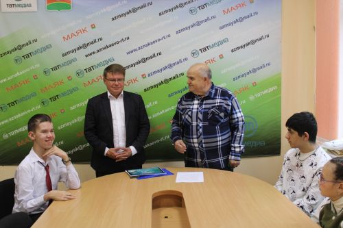 Азнакайның яшь радисөючеләрен бүләкләделәр