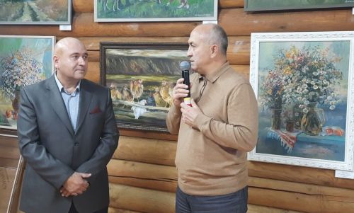В Азнакаевском краеведческом музее открылась персональная выставка художника Дамира Хафизова