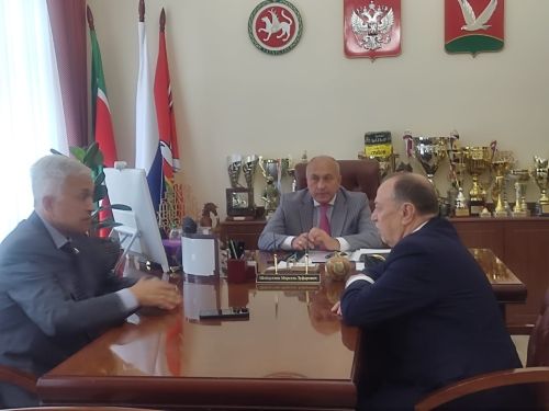 Азнакай  районы башлыгы Марсель Шәйдуллин депутатлар белән очрашты