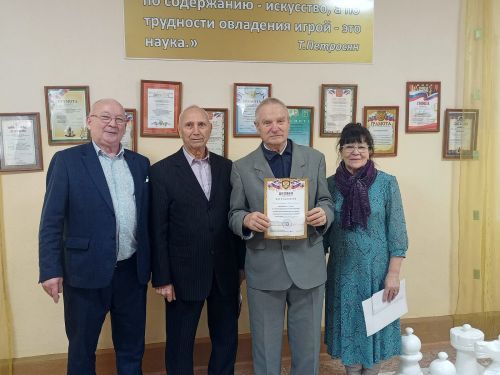 Азнакаевские ветераны соревнуются в шахматах и шашках