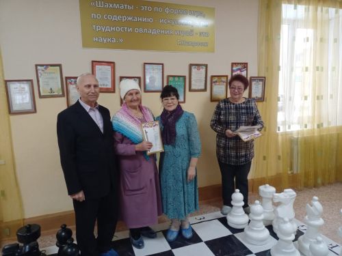 Азнакаевские ветераны соревнуются в шахматах и шашках