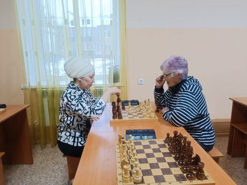 Азнакаевские ветераны соревнуются в шахматах и шашках