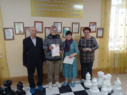 Азнакаевские ветераны соревнуются в шахматах и шашках
