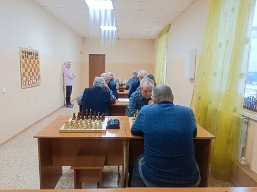 Азнакаевские ветераны соревнуются в шахматах и шашках