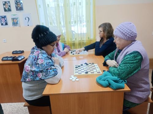 Азнакаевские ветераны соревнуются в шахматах и шашках