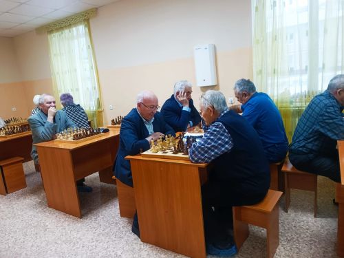 Азнакаевские ветераны соревнуются в шахматах и шашках