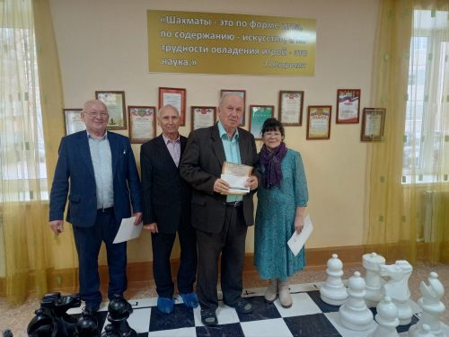 Азнакаевские ветераны соревнуются в шахматах и шашках