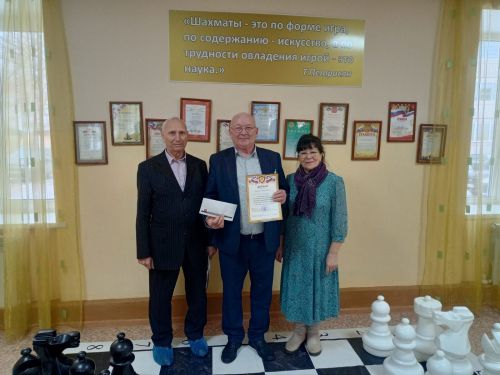 Азнакаевские ветераны соревнуются в шахматах и шашках