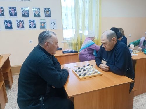 Азнакаевские ветераны соревнуются в шахматах и шашках