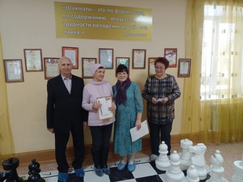Азнакаевские ветераны соревнуются в шахматах и шашках