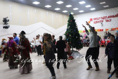 В Азнакаево состоялся новогодний праздник для особенных людей