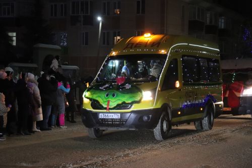 В Азнакаево состоялось открытие главной новогодней елки