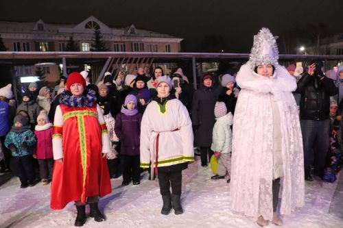 В Азнакаево состоялось открытие главной новогодней елки