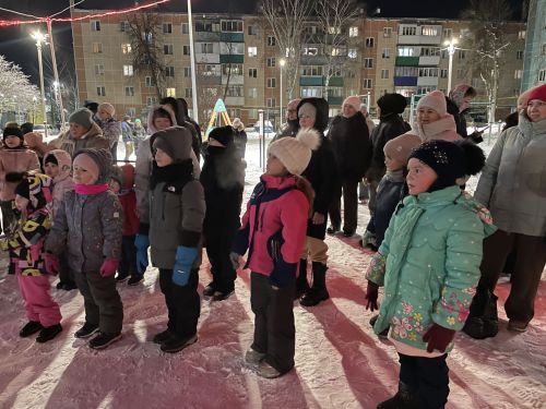Новогодний праздник во дворе