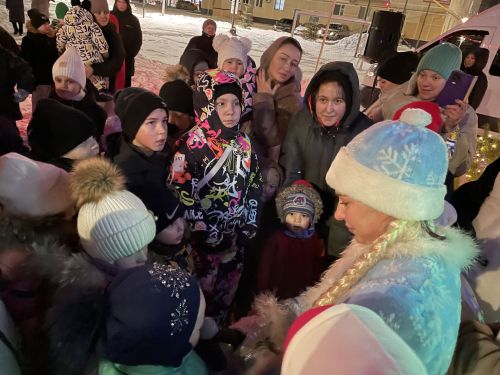 Новогодний праздник во дворе
