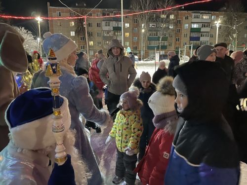 Новогодний праздник во дворе