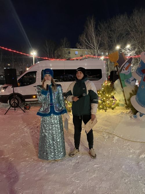 Новогодний праздник во дворе