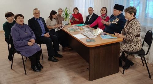 Азнакай үзәк китапханәсендә төбәкчеләр фикер алышты