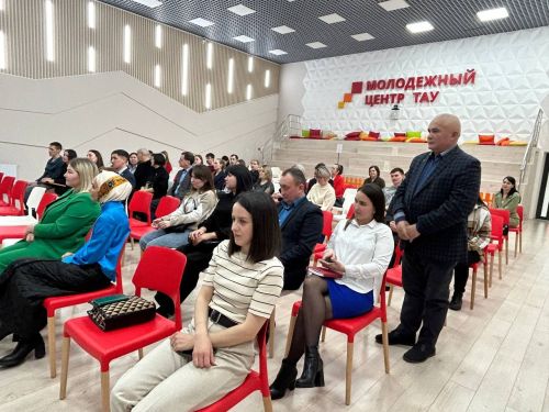 Азнакай яшьләре хисап җыелышына җыелды