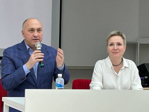 Азнакай яшьләре хисап җыелышына җыелды