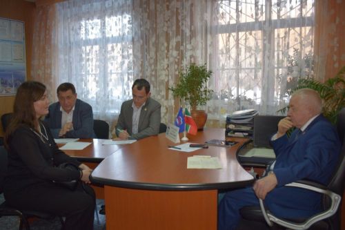 Азнакайда депутат халыкны кабул итте