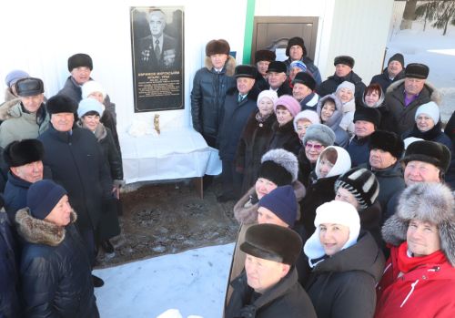В Азнакаево состоялось торжественное открытие доски почета Каримову Миргасиму Ильясовичу