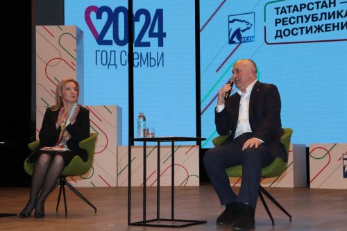 Национальные проекты воплощают мечты: Азнакаево приняло эстафету автобусного марафона «Татарстан — республика достижений»