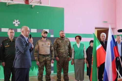 Сегодня в Азнакаевской средней школе № 9 прошел турнир «Ворошиловский стрелок» по стрельбе из пневматической винтовки